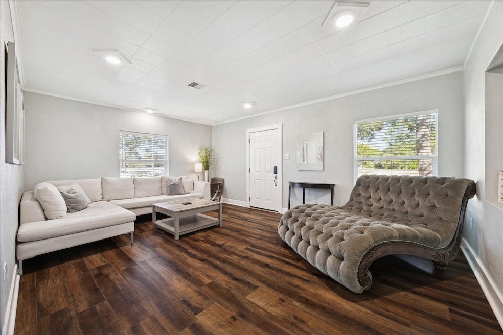 801 Hathaway St, La Marque, TX 77568 - photo 1