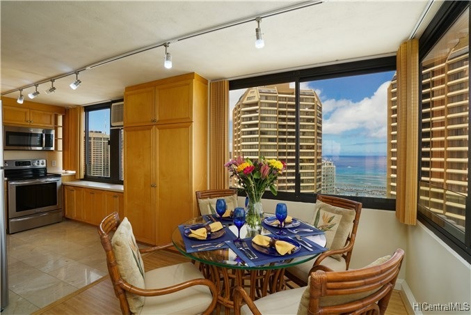 Windsor Condos unit 3404, Honolulu, HI 96815 - photo 1