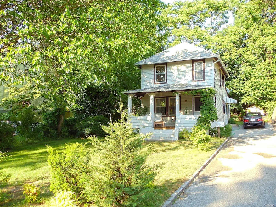 5 Putnam Ave, Glen Cove, NY 11542 - photo 1