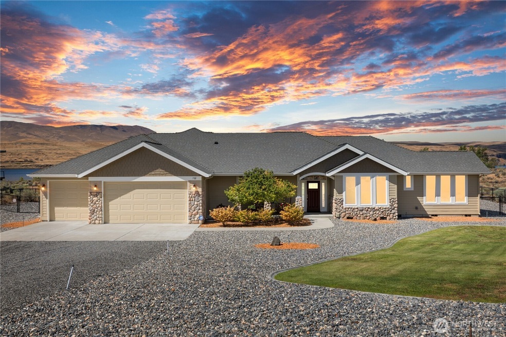 Pending $899,000