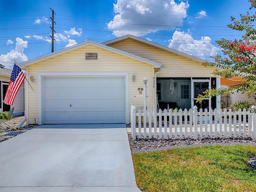 9324 SE 173rd Hyacinth St, The Villages, FL 32162 - photo 1