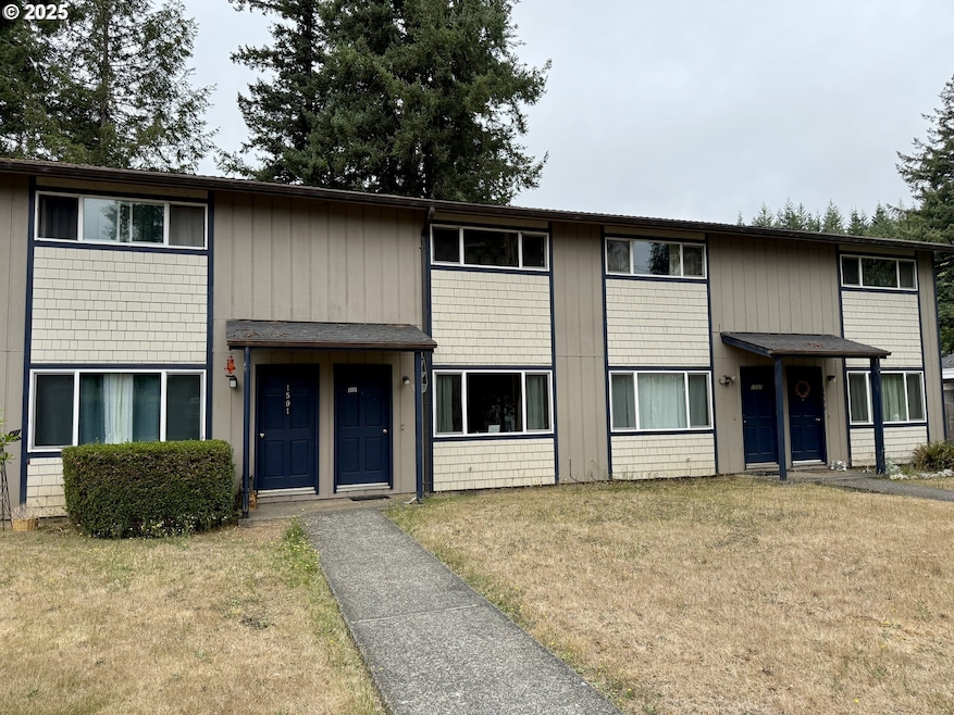 1599 N Hemlock St, Coquille, OR 97423 - photo 1