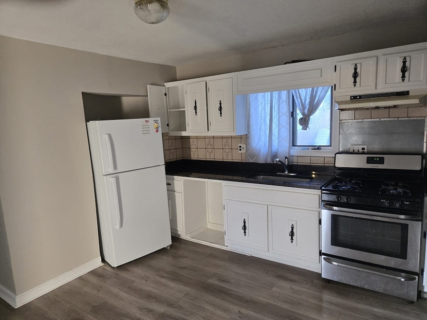 19 Halford Place unit 2, Lynn, MA 01902 - photo 1