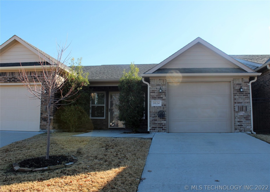 1624 Shenandoah Dr, Ardmore, OK 73401 - photo 1