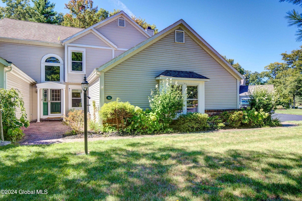 94 Killarney Dr, Schenectady, NY 12309 - photo 1