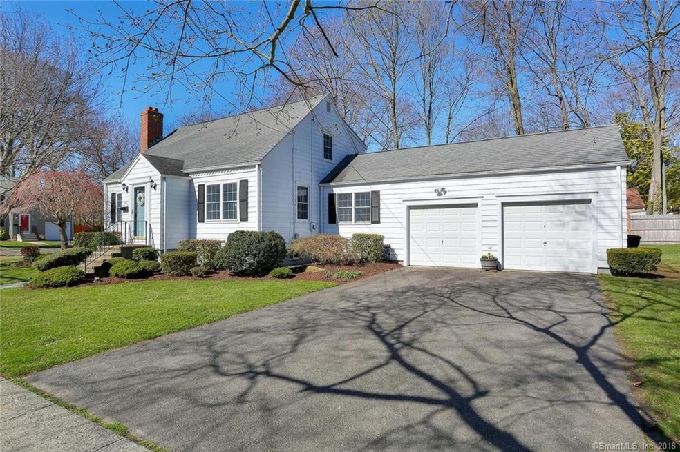 221 Parkwood Rd, Stratford, CT 06614 - photo 1