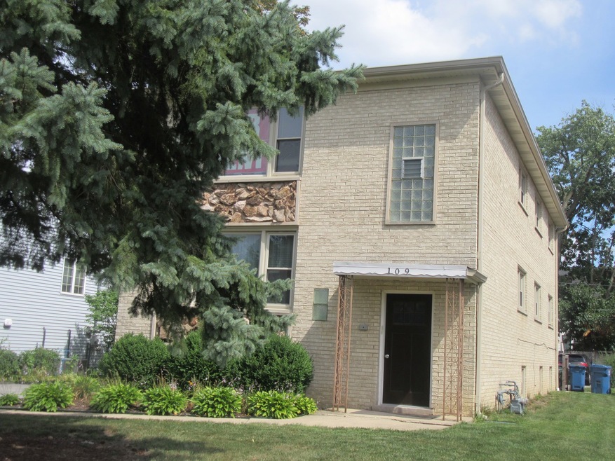 109 N Avon Rd unit 2, Elmhurst, IL 60126 - photo 1