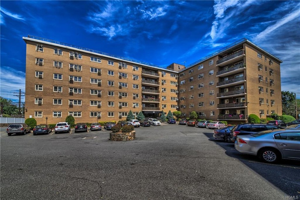 Newport Towers West unit 1R, Harrison, NY 10528 - photo 1