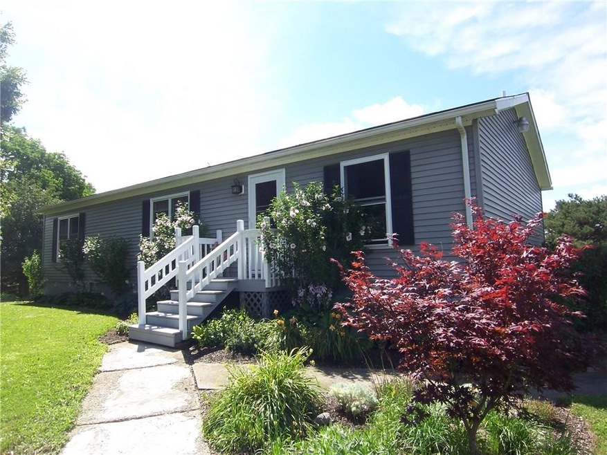 Pristine Hillside 3 Bedrm/2 Bath Ranch is definite
