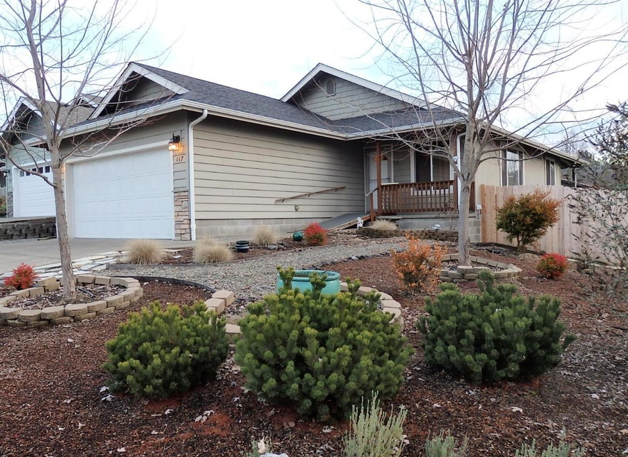 117 Aztec Ct, Grants Pass, OR 97527 - photo 1