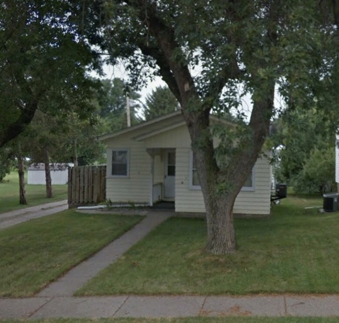 3420 N Sturdevant St, Davenport, IA 52806 - photo 1