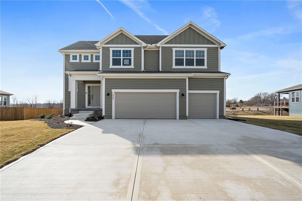 1905 SW Merryman Dr, Lee's Summit, MO 64082 - photo 1