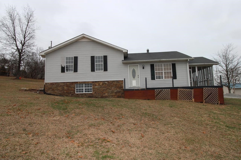 2824 Jock Rd, Bee Spring, KY 42207 - photo 1