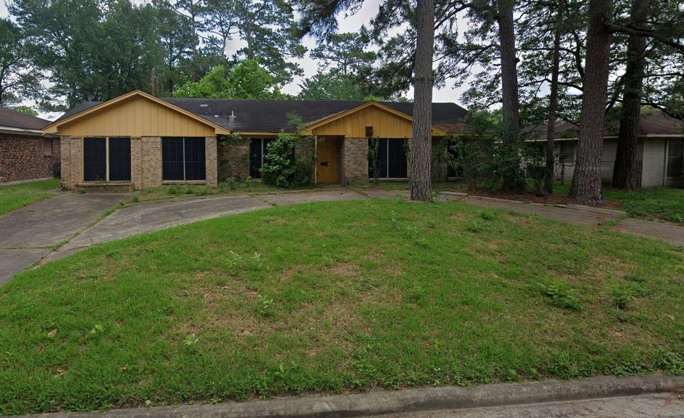 10606 Rebel Rd, Houston, TX 77016 - photo 1