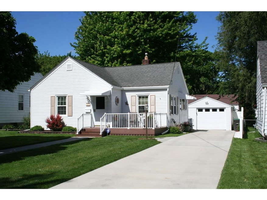 2408 46th St, Des Moines, IA 50310 - photo 1