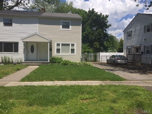 151 Mcgrath Ct, Stratford, CT 06615 - photo 1