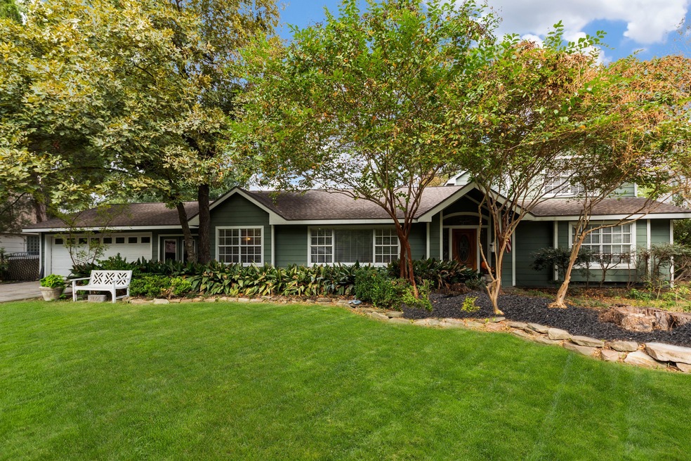 7606 Wedgewood Ln, Houston, TX 77055 - photo 1