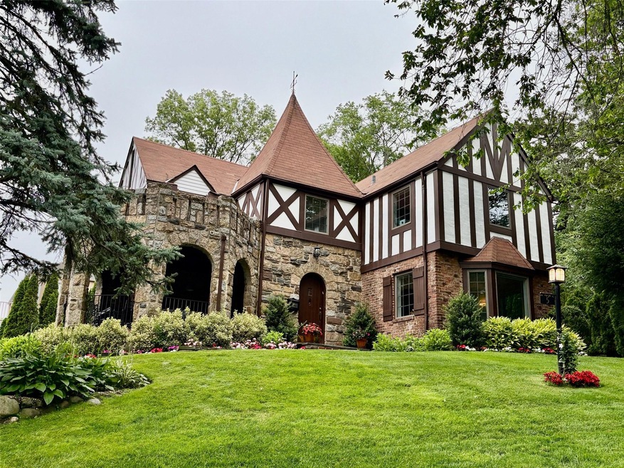 5 Rockcrest Rd, Manhasset, NY 11030 - photo 1