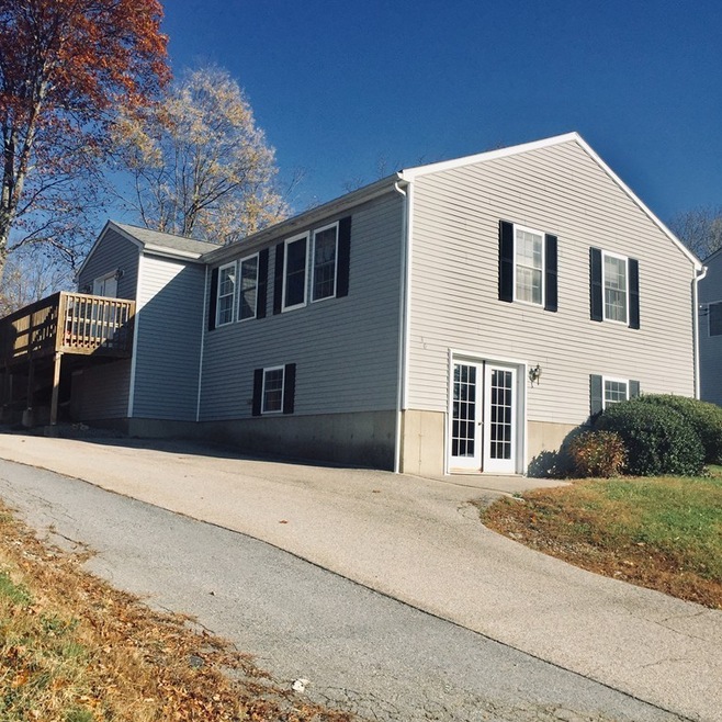 30 Iroquois St, Worcester, MA 01602 - photo 1