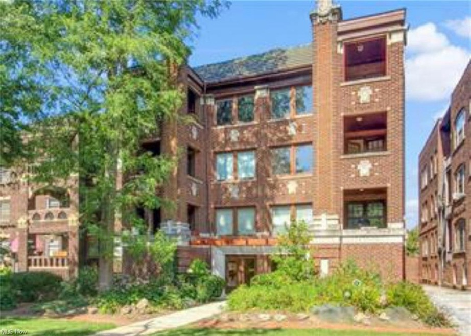 2673 Euclid Heights Blvd unit 4, Cleveland, OH 44106 - photo 1