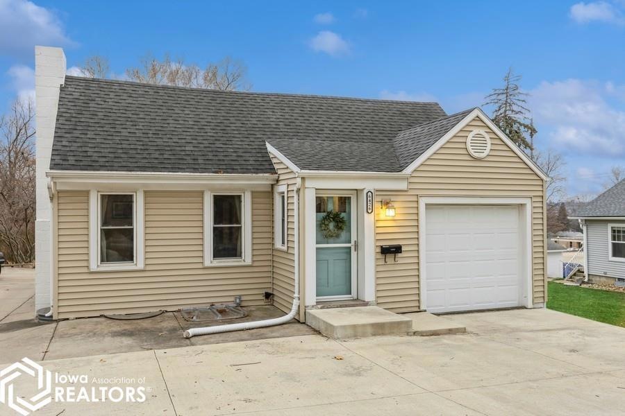 6426 University Ave, Windsor Heights, IA 50324 - photo 1