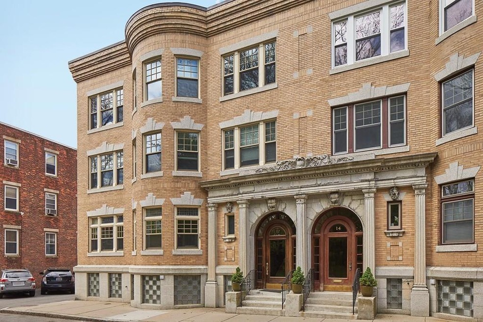 12 Marshal St unit 3, Brookline, MA 02446 - photo 1