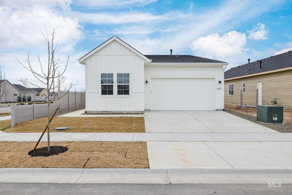 For Sale $564,995 • Co-Listing Agent