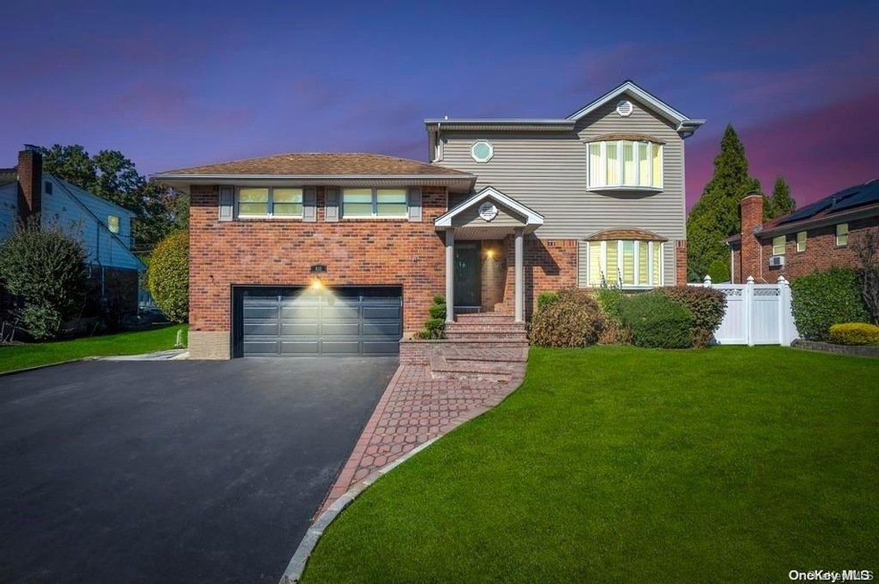 Sold $1,070,000 • Co-Listing Agent