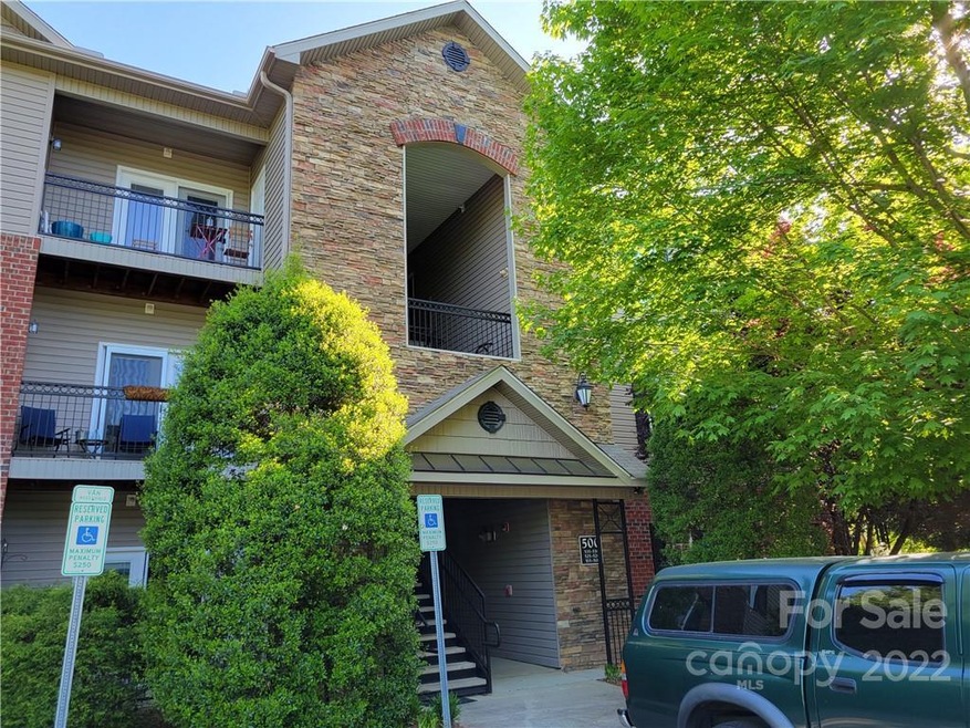 538 Appeldoorn Cir unit 538, Asheville, NC 28803 - photo 1