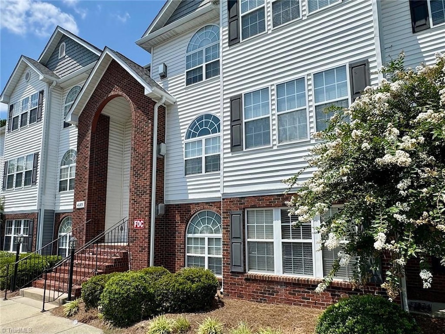 4285 Cedarcroft Ct unit 3D, Greensboro, NC 27409 - photo 1