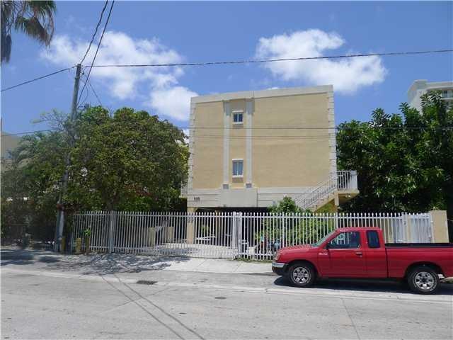 835 SW 2nd St unit 207, Miami, FL 33130 - photo 1