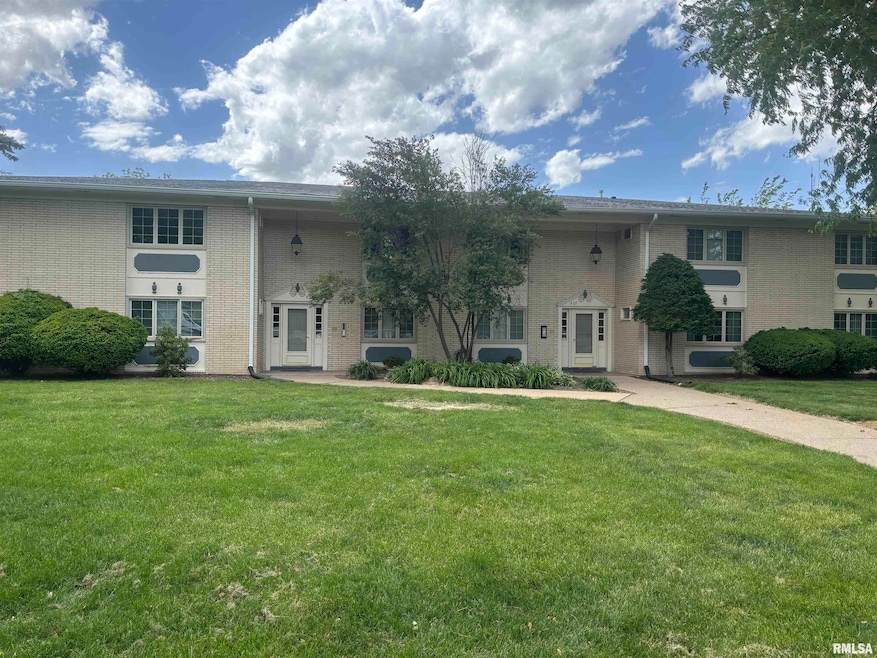 920 17th St, Moline, IL 61265 - photo 1