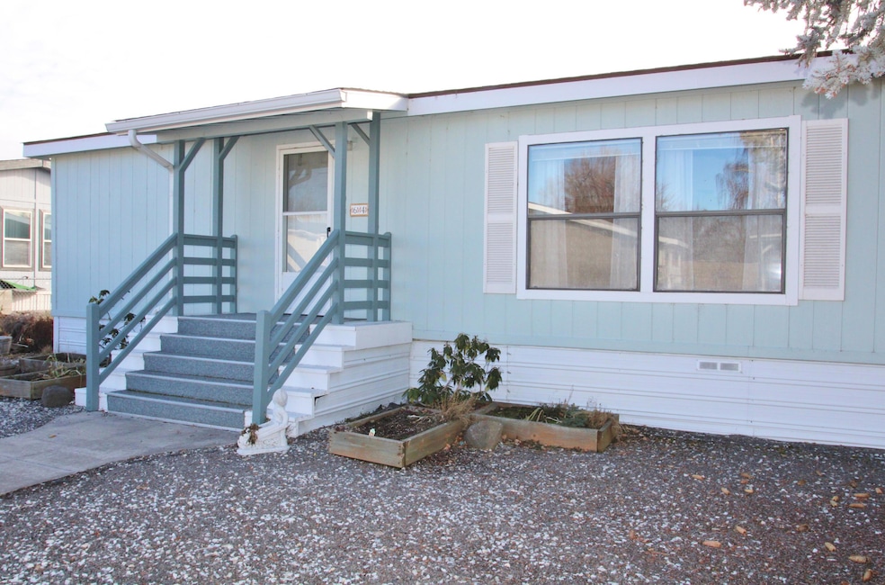 4200 Summers Ln unit 64, Klamath Falls, OR 97603 - photo 1