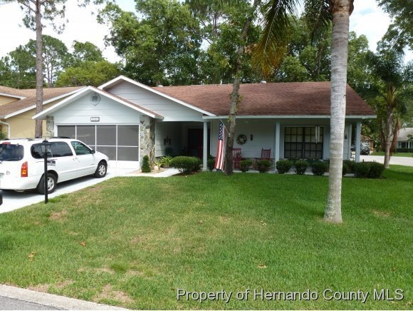 6184 Burning Tree Ln, Spring Hill, FL 34606 - photo 1