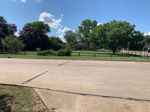 1600 W Jamestown Dr, Ennis, TX 75119 - photo 1