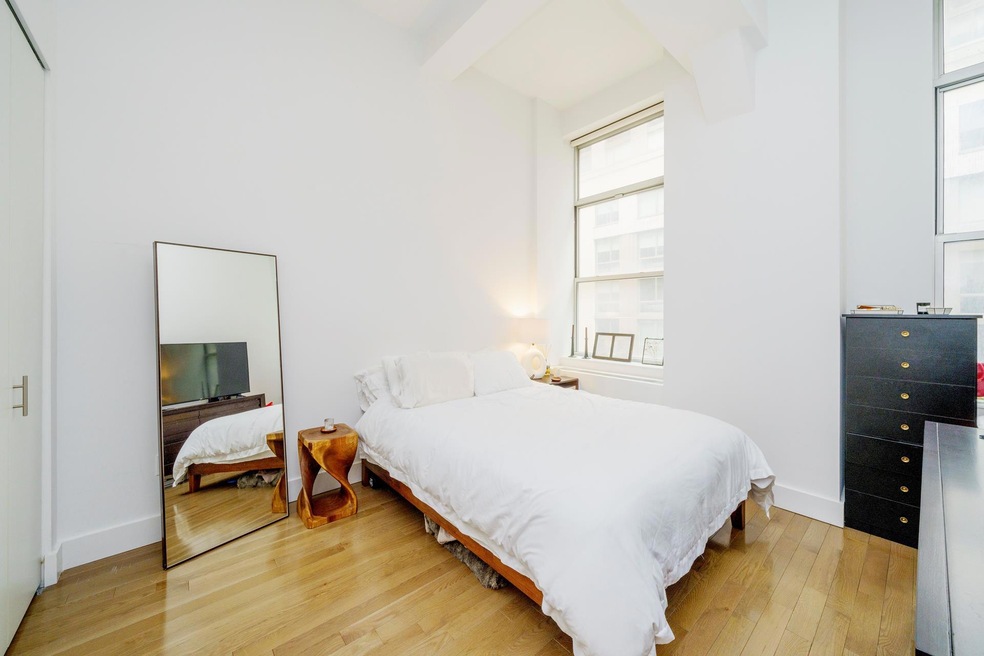 321 W 37th St unit 5 L, New York, NY 10018 - photo 1