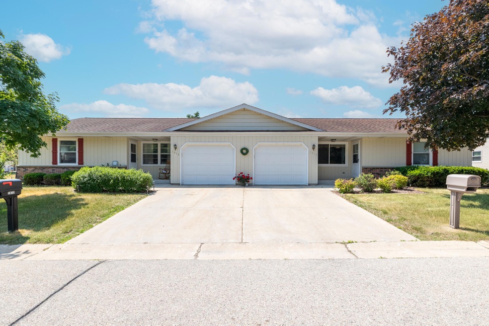 Exterior_1915 Hilltop Dr (1)