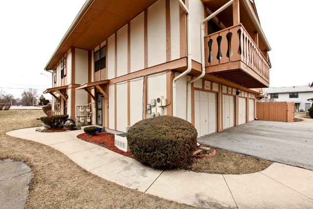 4162 191st Place unit 10, Country Club Hills, IL 60478 - photo 1