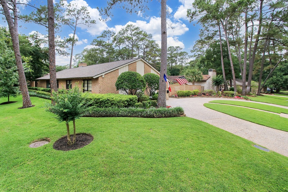 12335 Longworth Ln, Houston, TX 77024 - photo 1