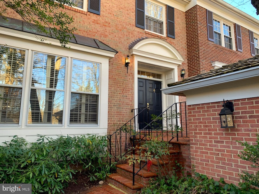 9422 Turnberry Dr, Potomac, MD 20854 - photo 1