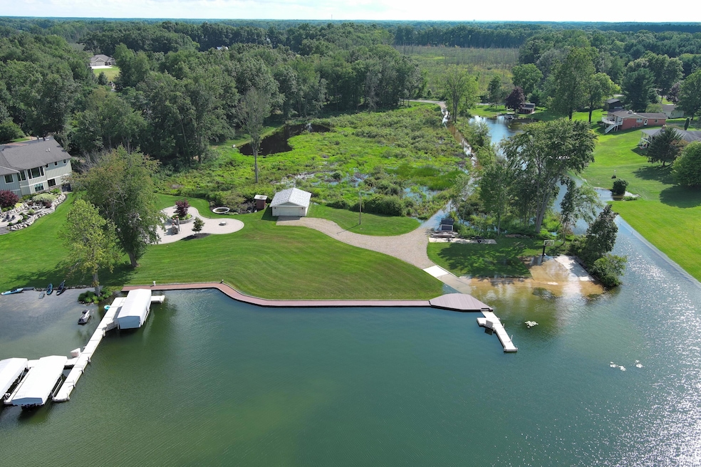 Crowne Pointe Shores
