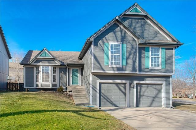 22004 W 51st Ct, Shawnee, KS 66226 - photo 1