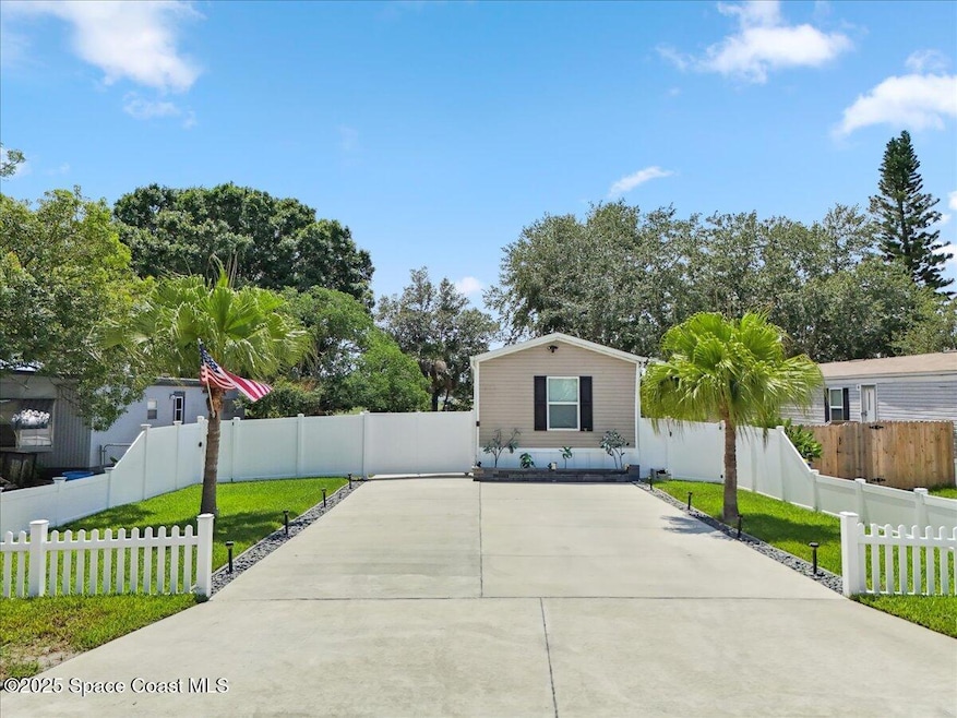 11-1801 Cedar St-06