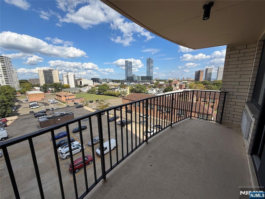 Hampshire House unit 7F, Fort Lee, NJ 07024 - photo 1