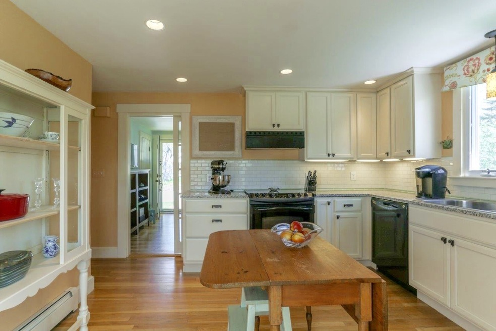 5 Fairview Ave, Dover, NH 03820 - photo 1