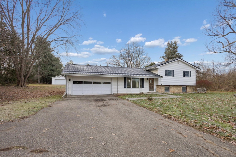 1622 Watkins Rd, Battle Creek, MI 49015 - photo 1