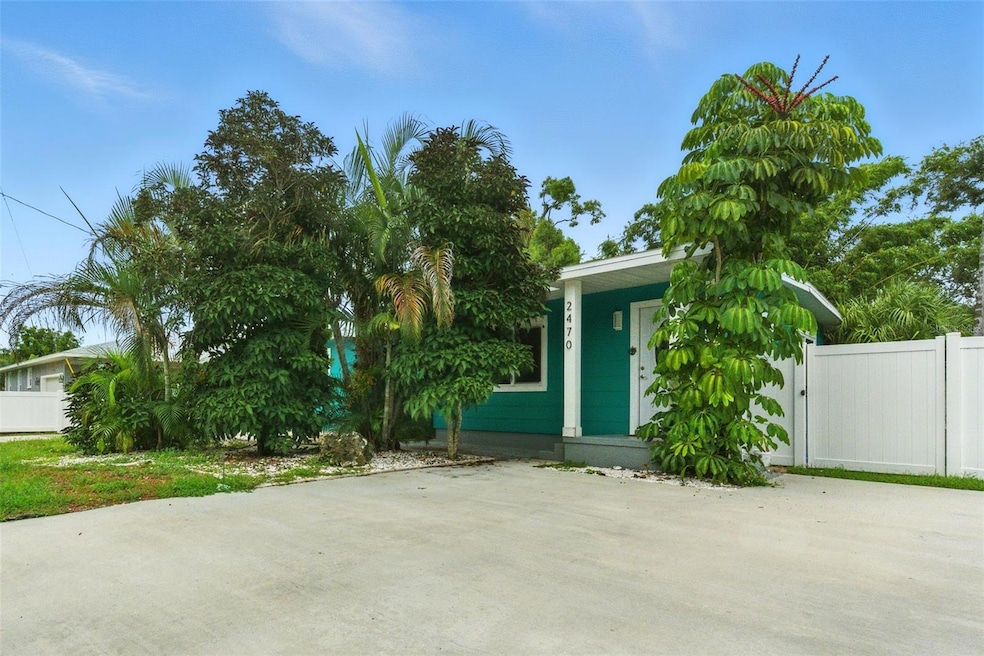 2470 47th St S, Saint Petersburg, FL 33711 - photo 1