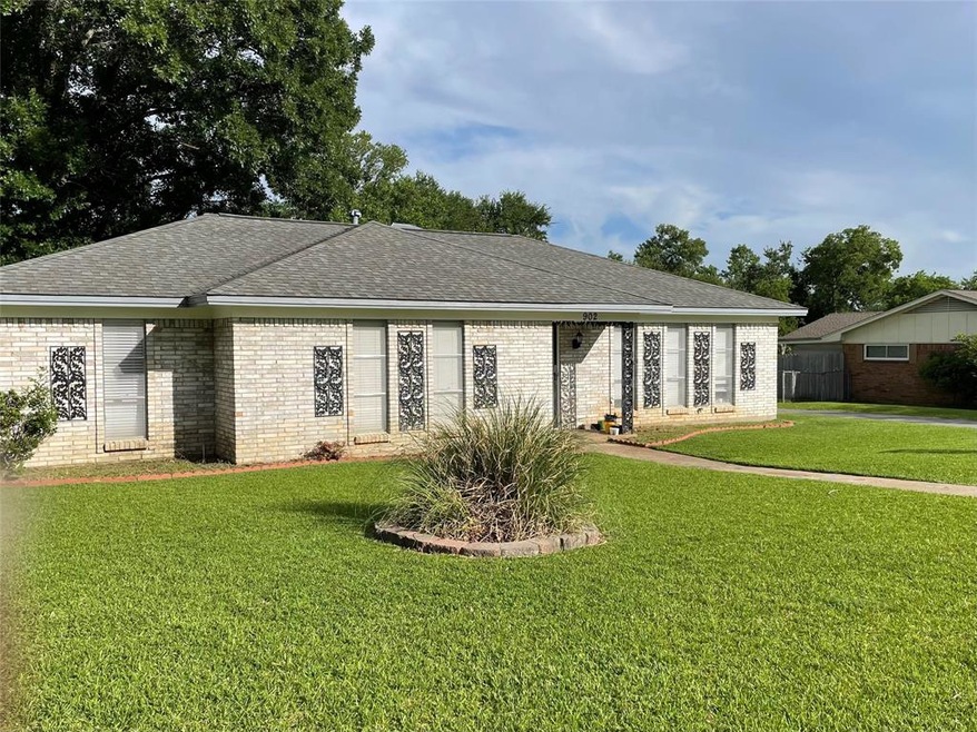 902 Starlight Dr, Sherman, TX 75090 - photo 1