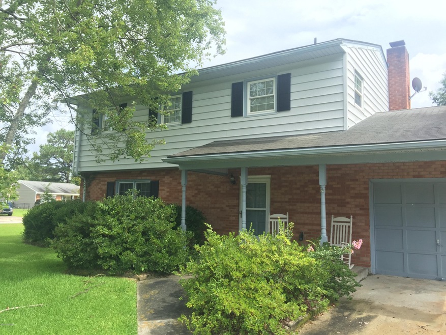 2902 Country Club Rd, Jacksonville, NC 28546 - photo 1