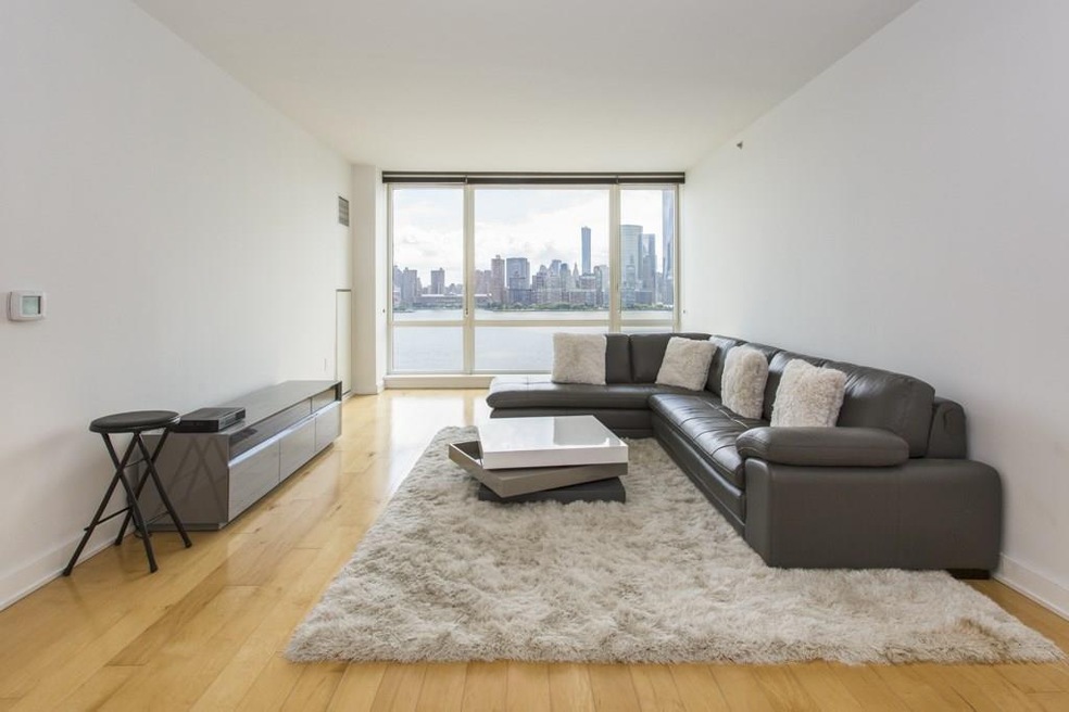 Crystal Point unit 3304, Jersey City, NJ 07302 - photo 1